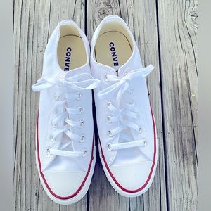 Converse Chuck Taylor All Star Classic in Optical White (Men’s 8, Women’s 10)